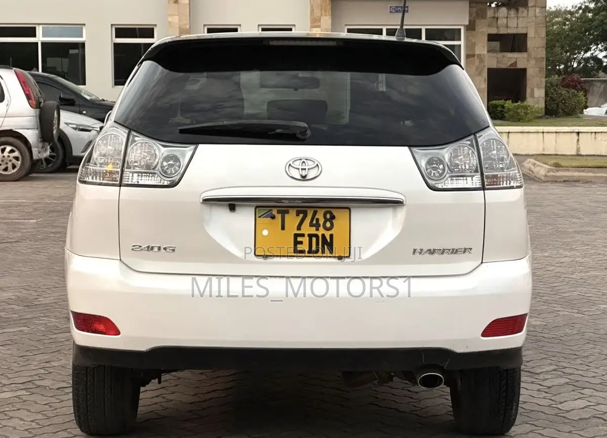 Toyota Harrier 2007 White