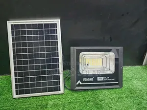 Solar Floodlight 50w Kwa Warm Lovers Na White Lovers