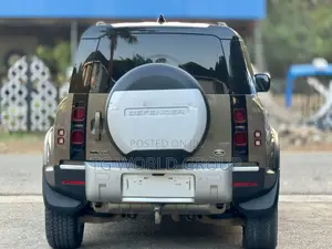 Land Rover Defender SE 2022 Brown