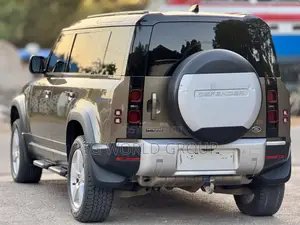 Land Rover Defender SE 2022 Brown