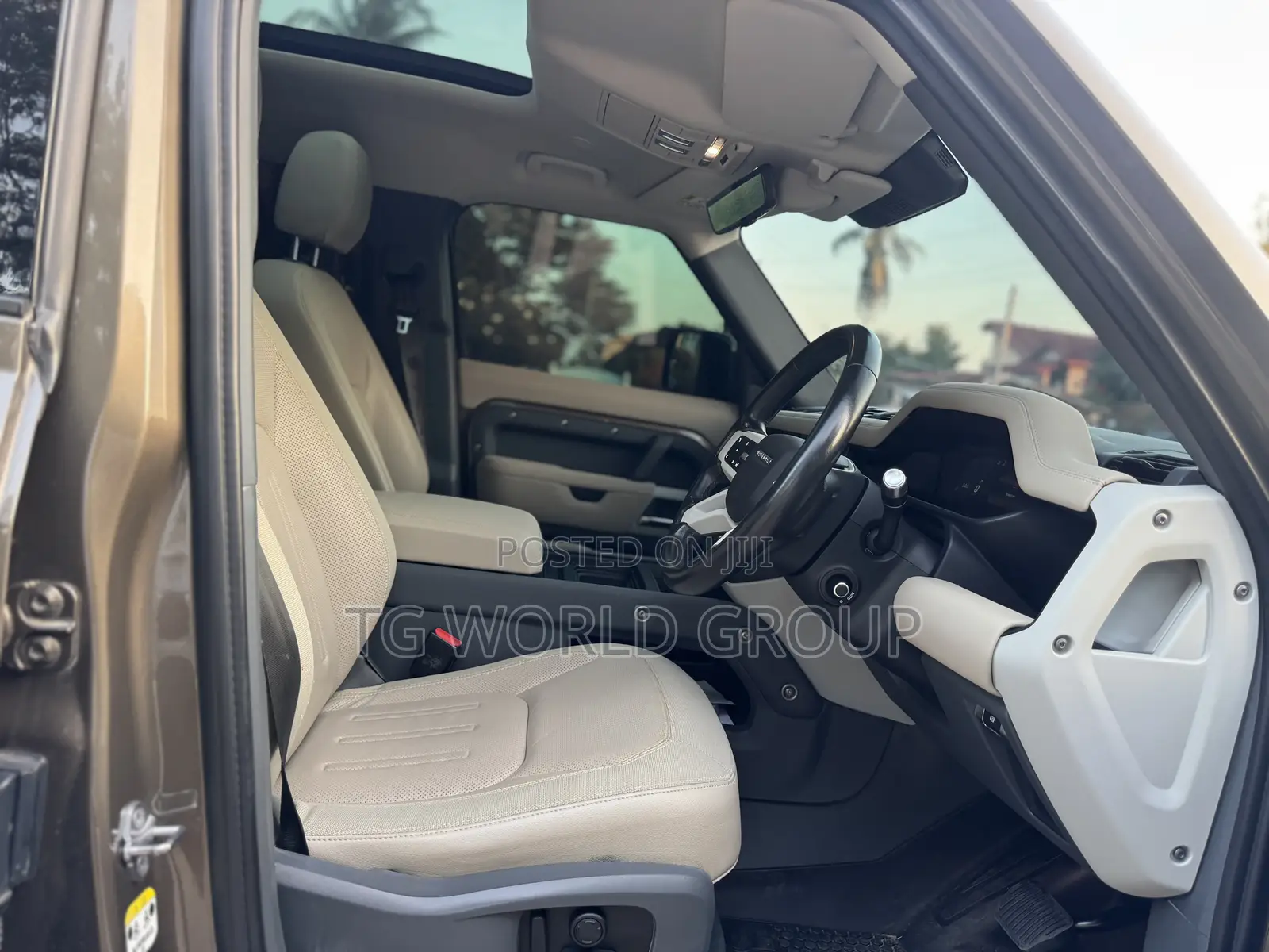 Land Rover Defender SE 2022 Brown