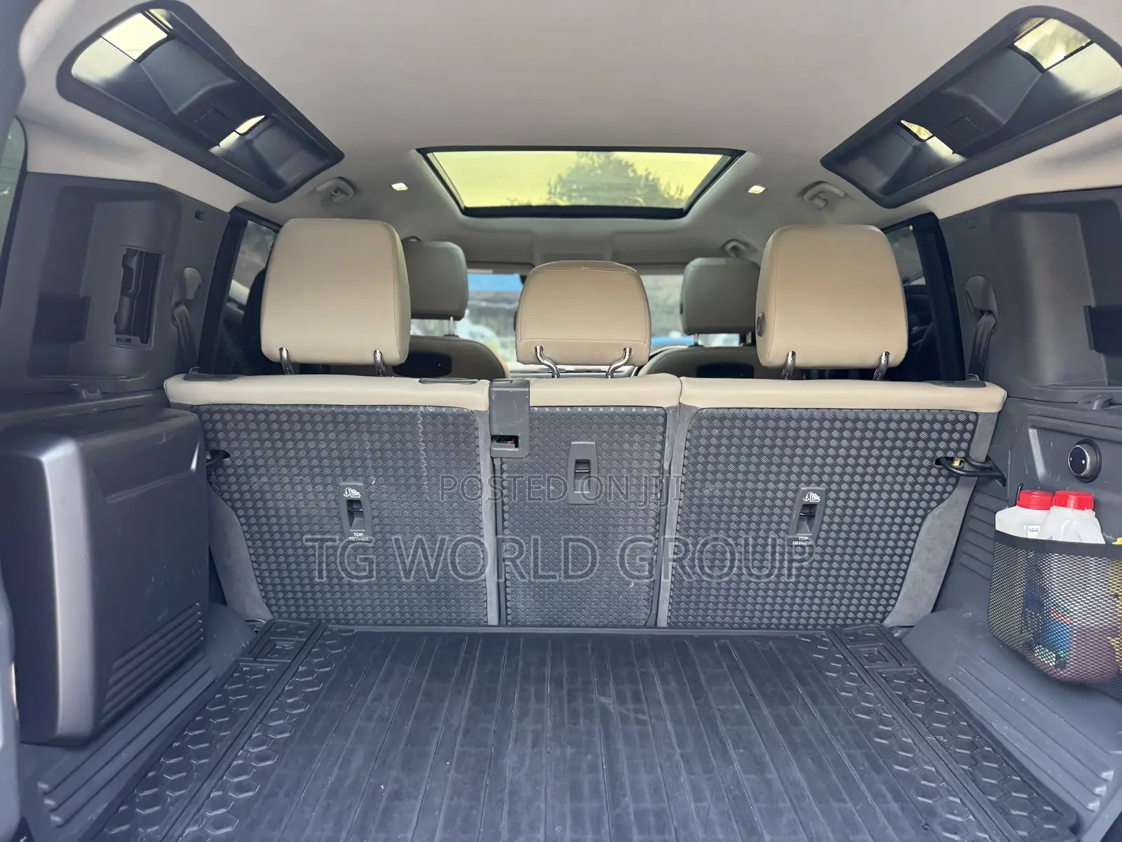 Land Rover Defender SE 2022 Brown