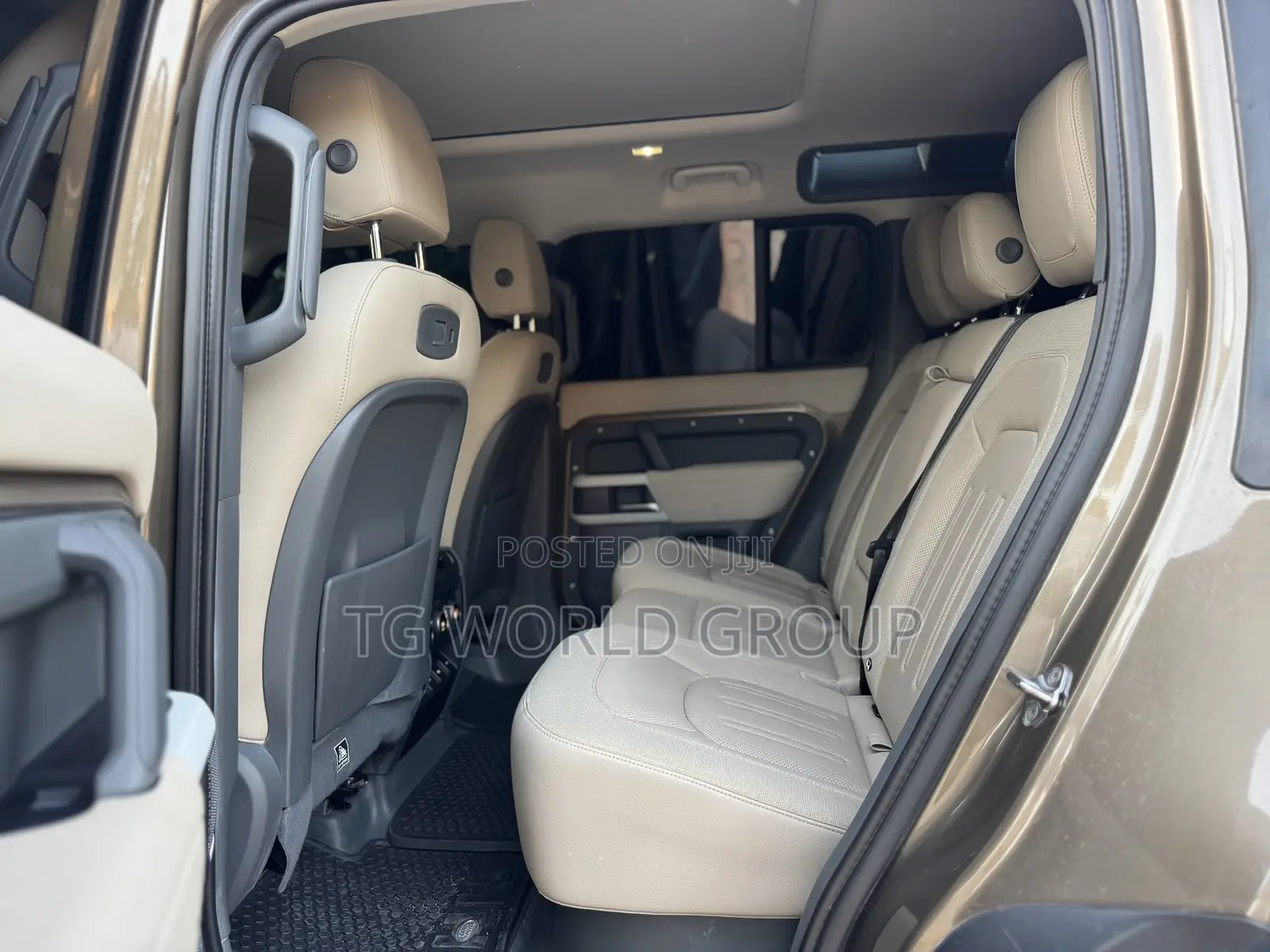 Land Rover Defender SE 2022 Brown