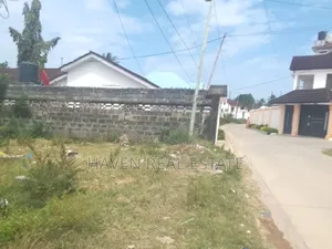 Kiwanja Kinauzwa Zanzibar Mbweni