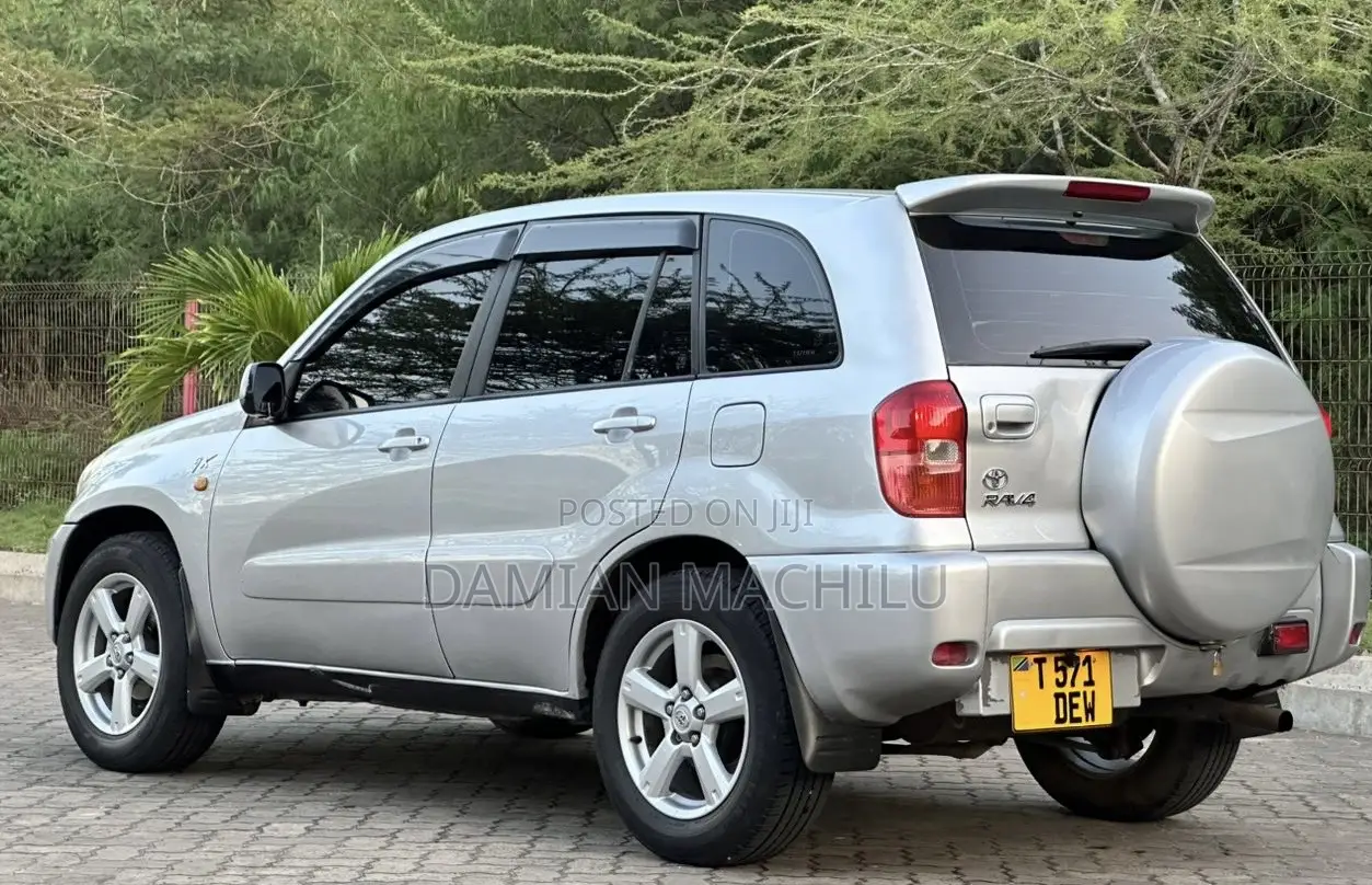 Toyota RAV4 2001 Gold