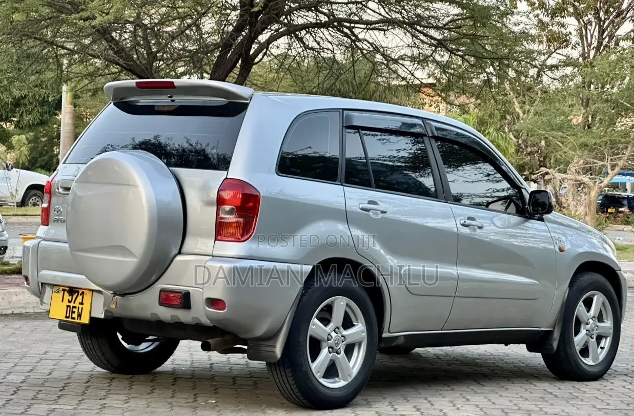 Toyota RAV4 2001 Gold