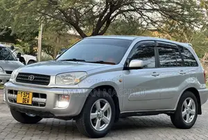 Toyota RAV4 2001 Gold