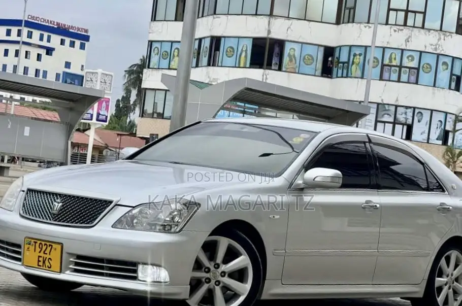 Toyota Crown 2004 Silver