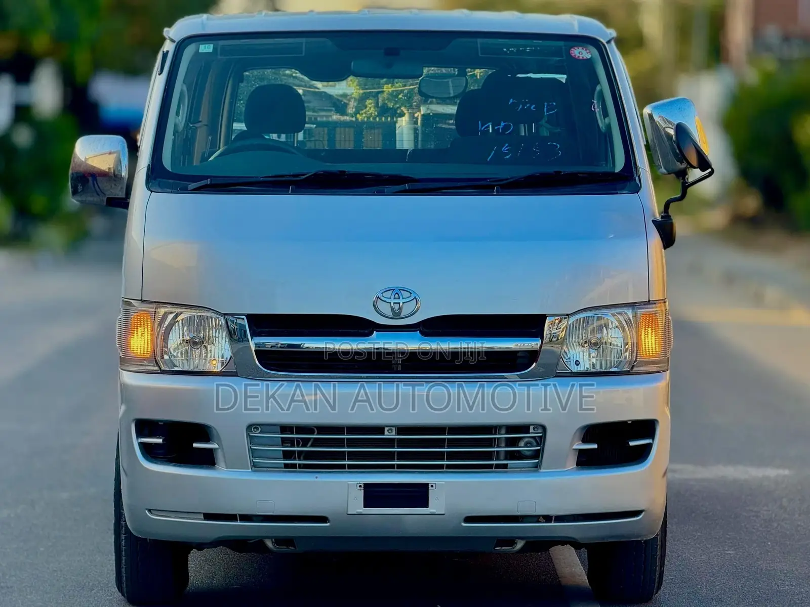 Toyota HiAce 2010 Silver