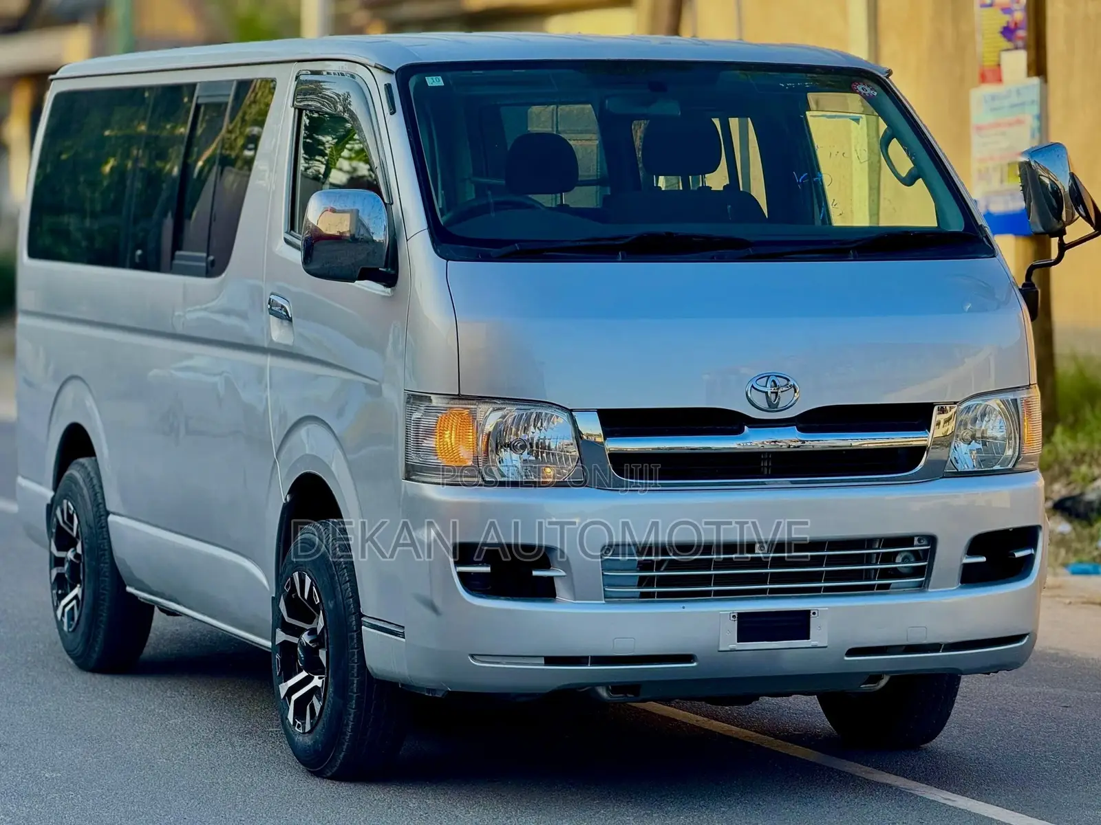 Toyota HiAce 2010 Silver
