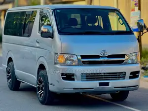 Toyota HiAce 2010 Silver