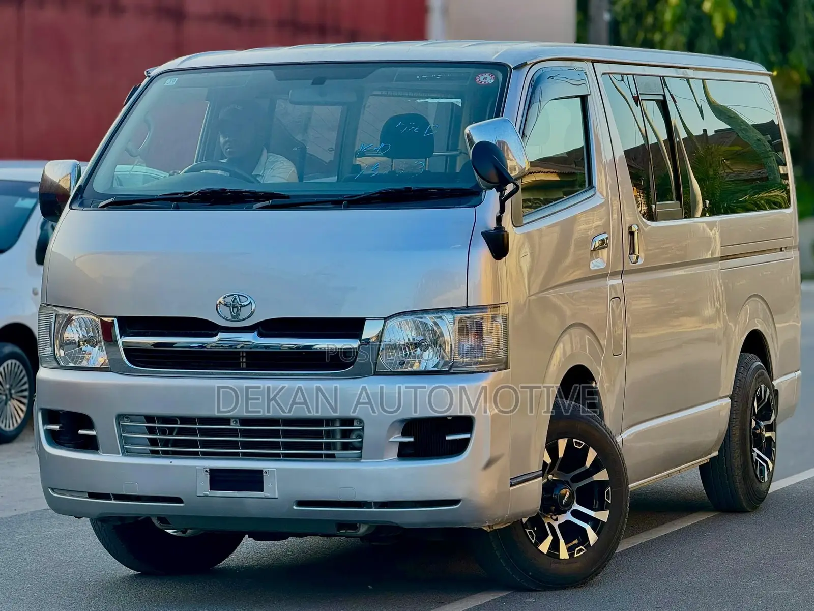 Toyota HiAce 2010 Silver
