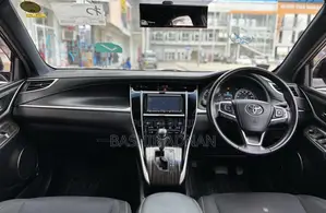 Toyota Harrier 2.0 2016 Black
