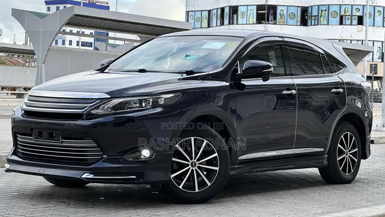Toyota Harrier 2.0 2016 Black