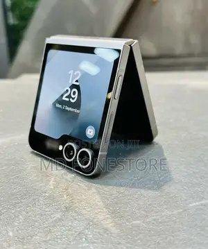 New Samsung Galaxy Z Flip6 256 GB Silver
