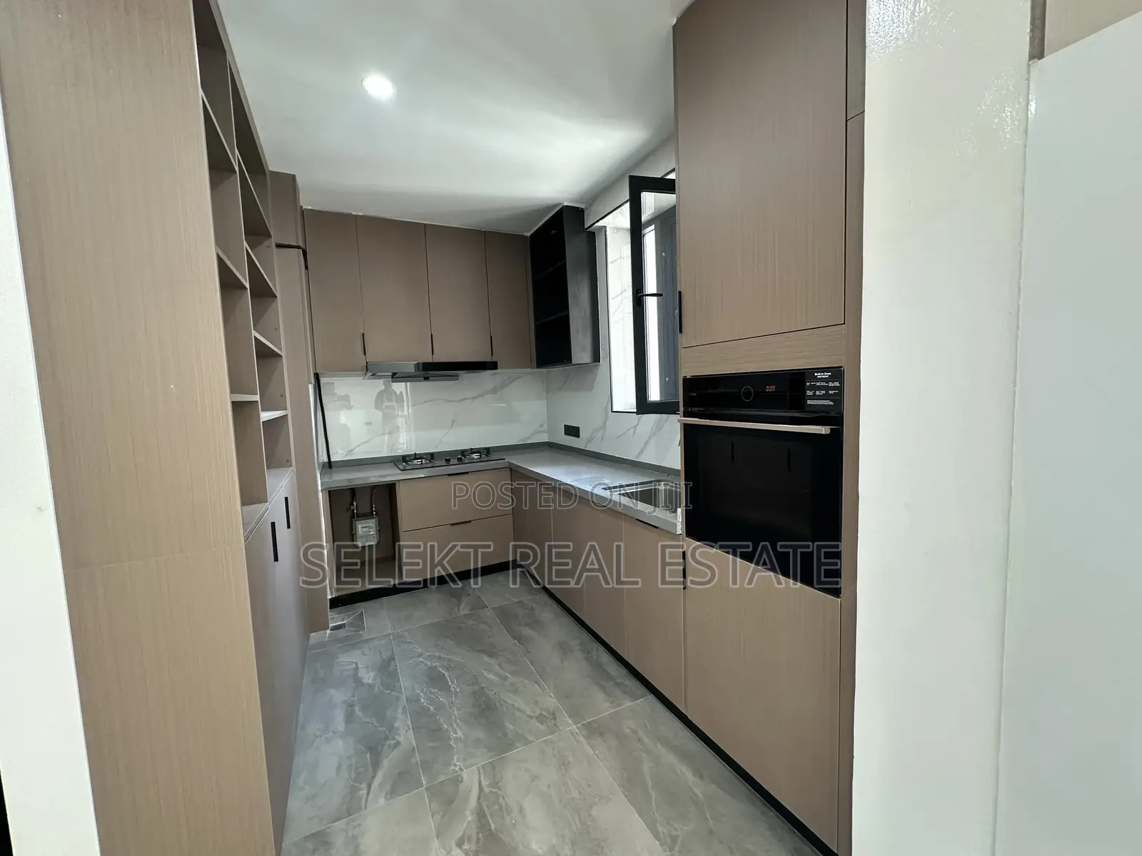 Furnished 2bdrm Duplex in Oyster Bay for rent