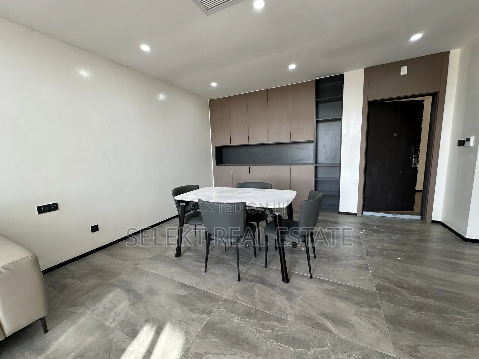 Furnished 2bdrm Duplex in Oyster Bay for rent