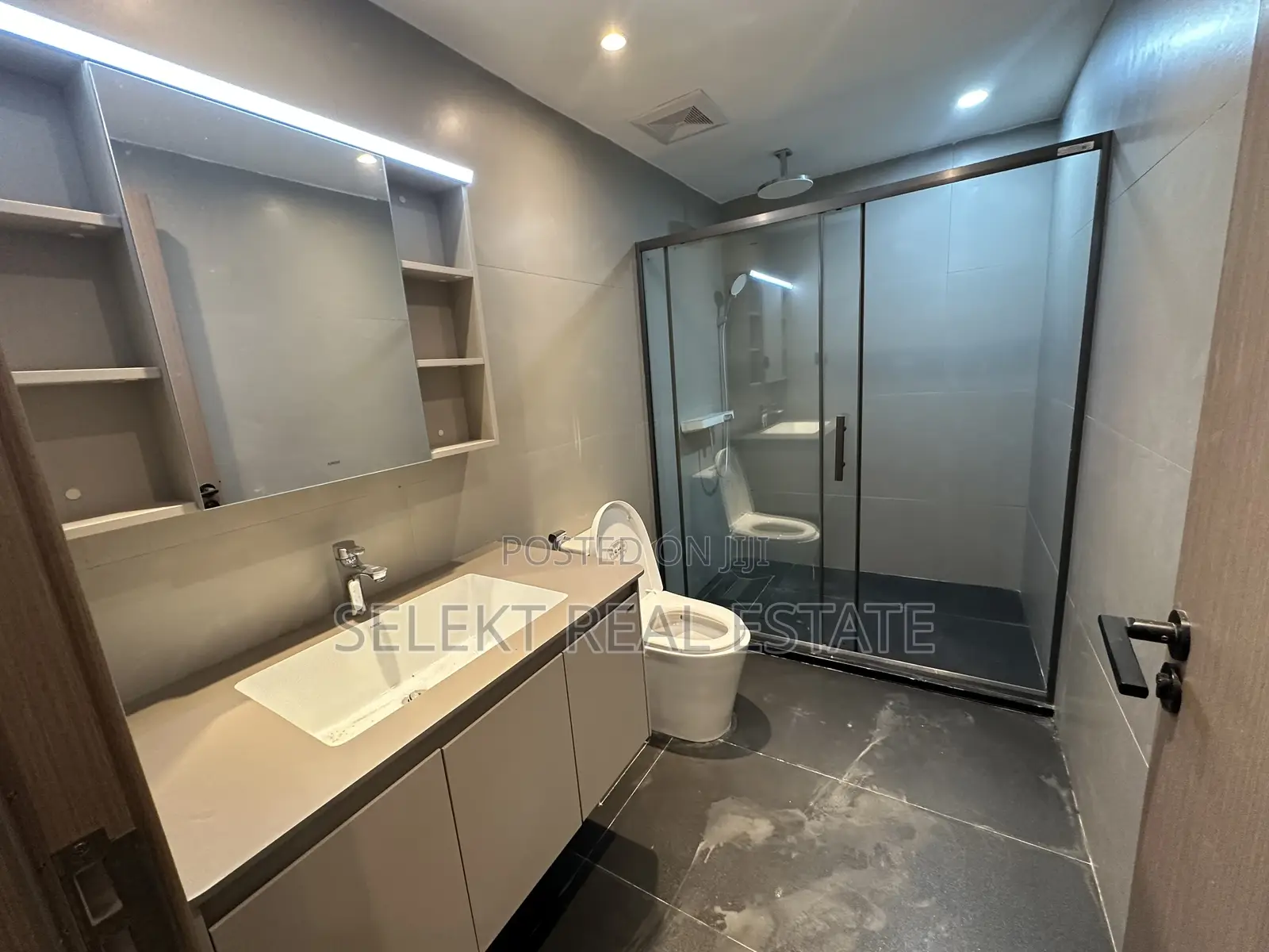 Furnished 2bdrm Duplex in Oyster Bay for rent