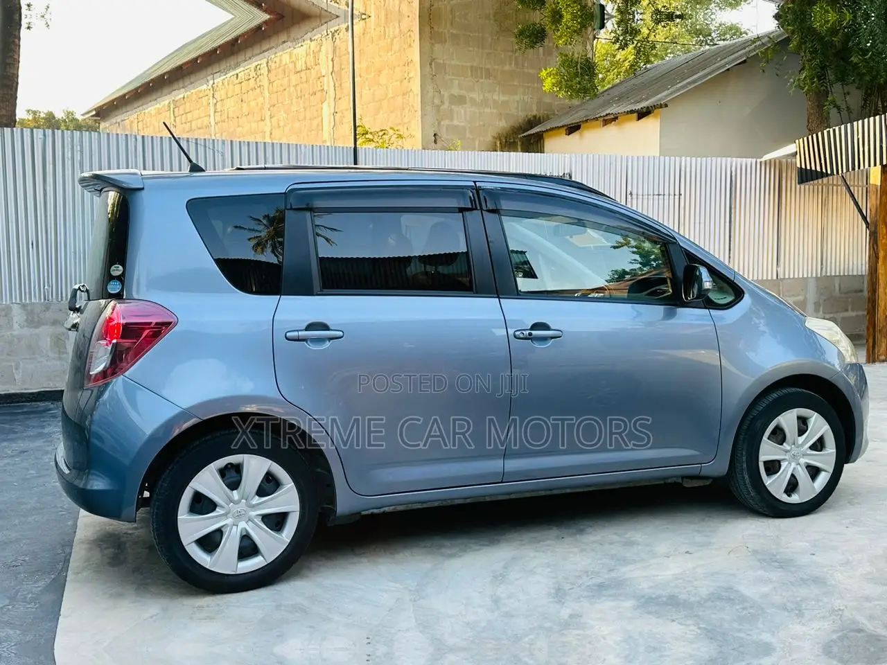 Toyota Ractis 2009 Blue