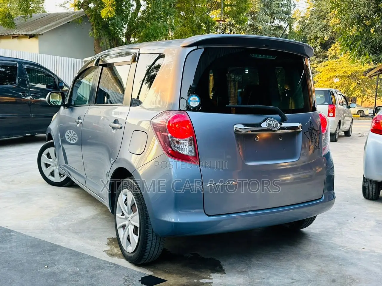 Toyota Ractis 2009 Blue