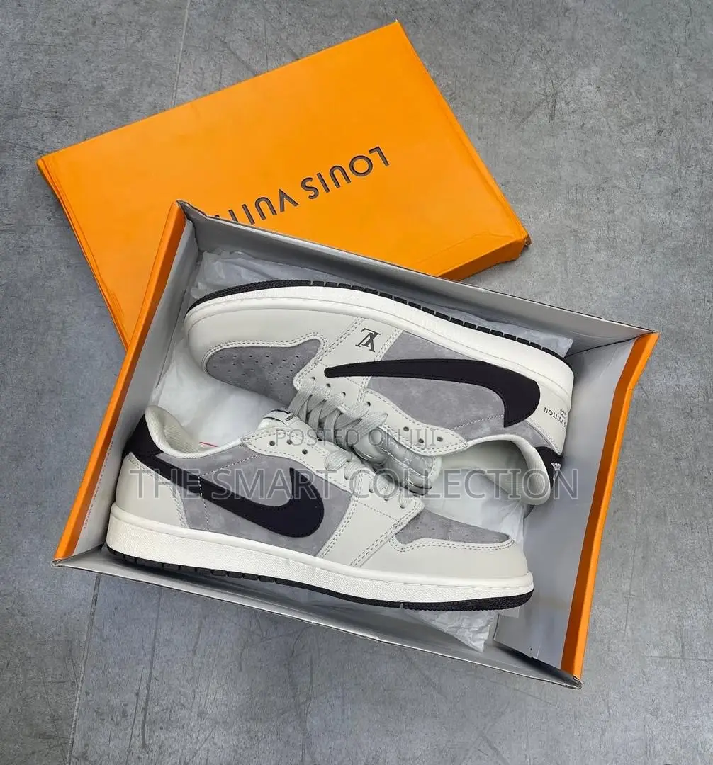 Nike X Travis Scott Shoe