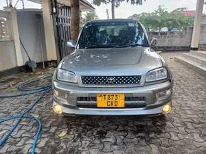 Photo - Toyota RAV4 1999 Silver