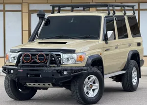 Toyota Land Cruiser 4.0 V6 DLX 2013 Beige
