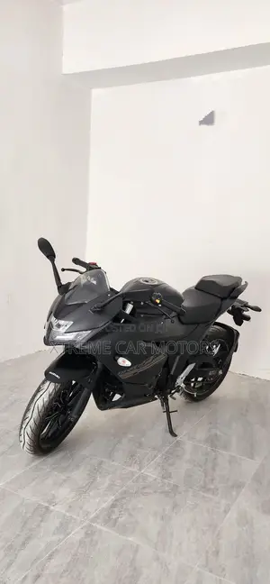 Suzuki GSR 2023 Black