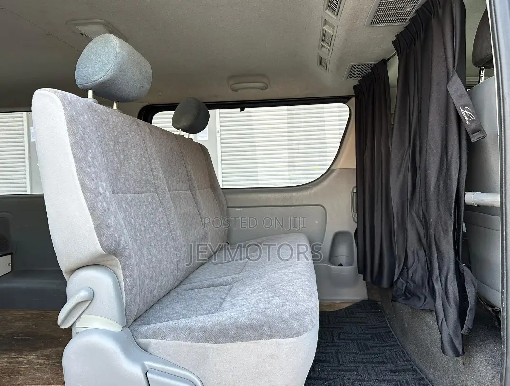 Toyota HiAce 2006 Grey