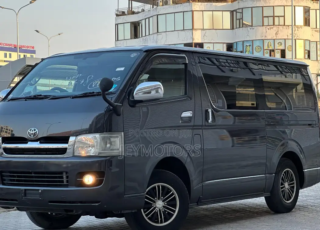 Toyota HiAce 2006 Grey