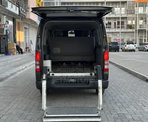 Toyota HiAce 2006 Grey