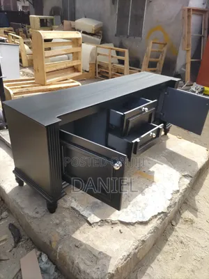 Tv Showcase Ya Futi 5 Rangi Multi Black