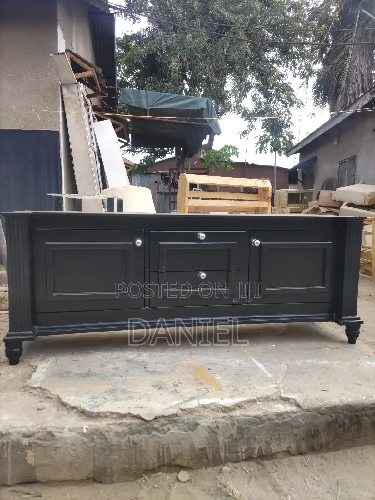 Tv Showcase Ya Futi 5 Rangi Multi Black
