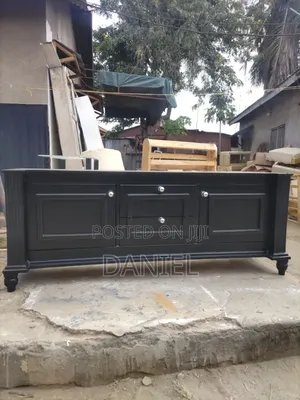 Tv Showcase Ya Futi 5 Rangi Multi Black