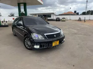 Toyota Crown 2006 Black