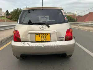 Toyota IST 2004 Beige