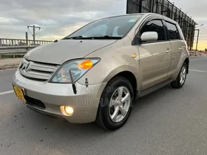 Toyota IST 2004 Beige