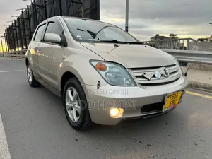 Toyota IST 2004 Beige