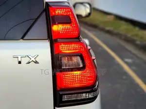 Toyota Land Cruiser Prado 2.8 2021 White