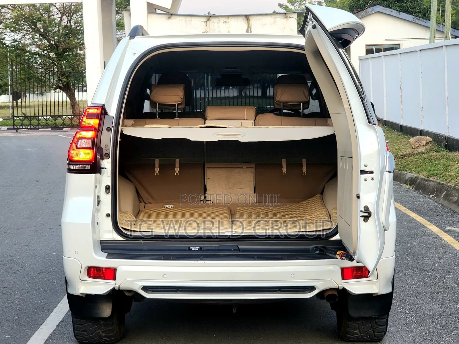 Toyota Land Cruiser Prado 2.8 2021 White