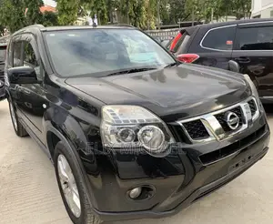Photo - Nissan X-Trail 2010 Silver
