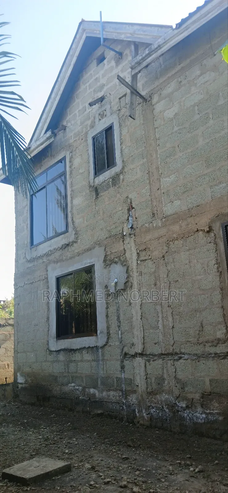4bdrm House in Tanzania Realestates, Arusha for sale