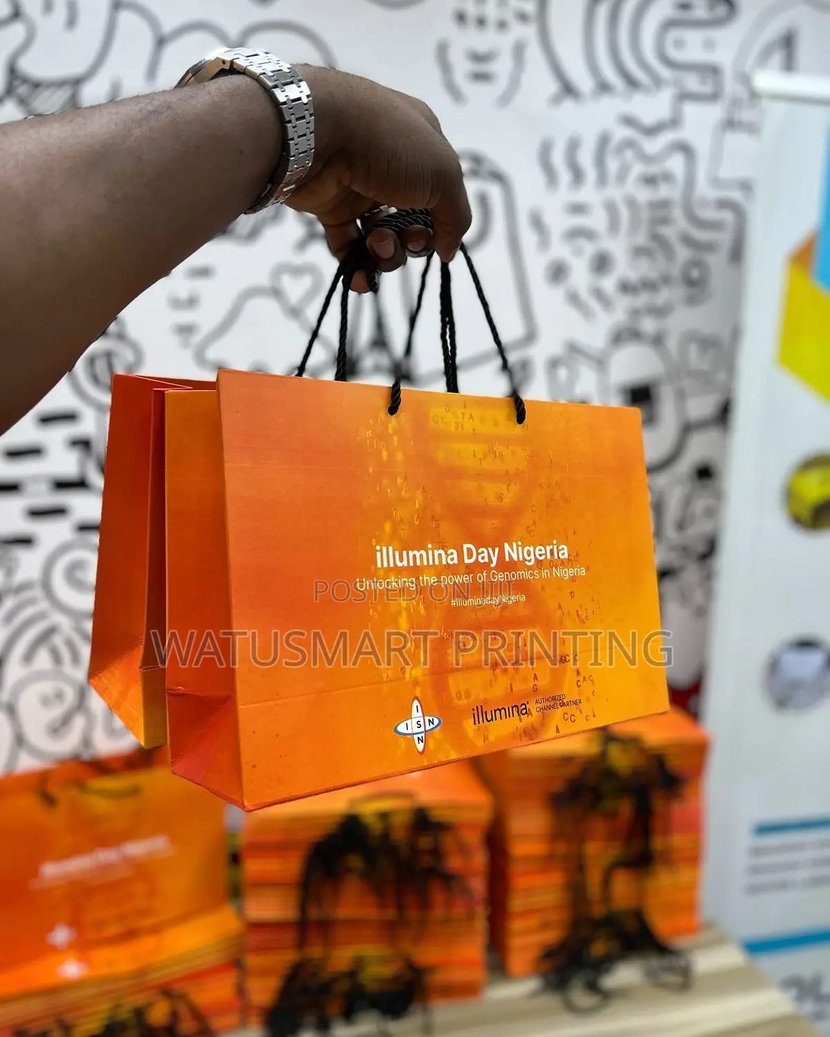 Mifuko Ya Gift Bags Tunaprint Logo Na Picha Yako