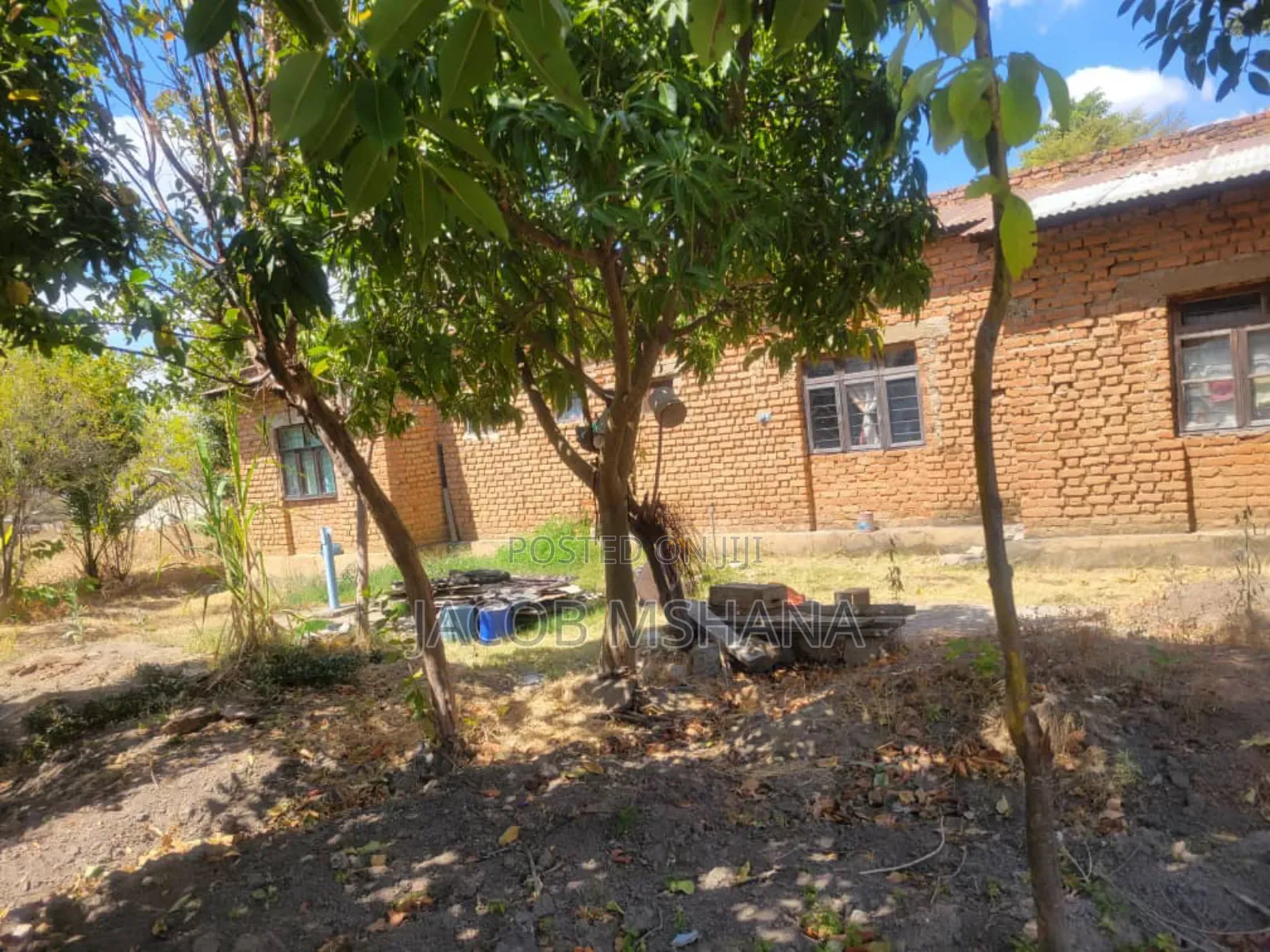 4bdrm Bungalow in Mkimbizi Street, Iringa Municipal for sale