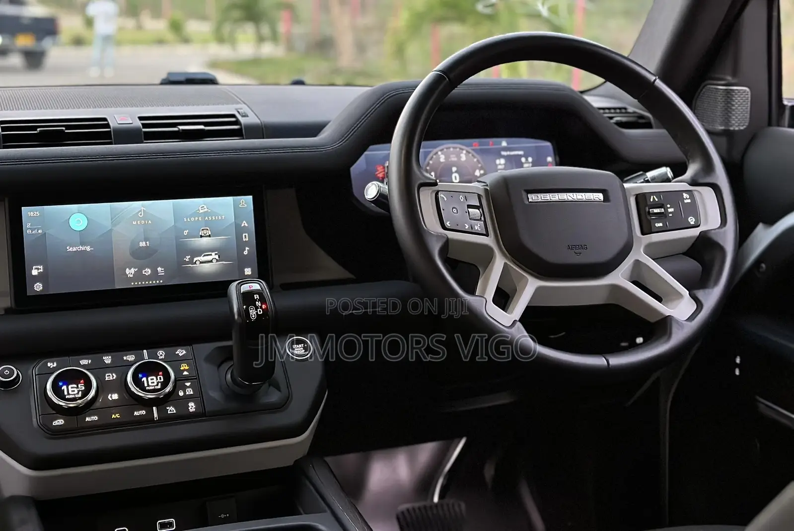 Land Rover Defender 2022 White