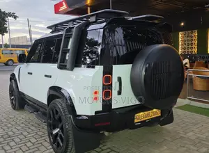 Land Rover Defender 2022 White