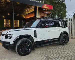 Land Rover Defender 2022 White