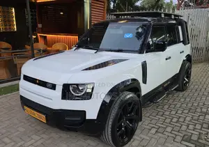 Land Rover Defender 2022 White