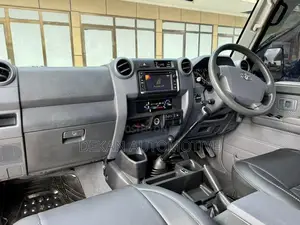 Toyota Land Cruiser 4.5 V8 DLX 2013 Beige