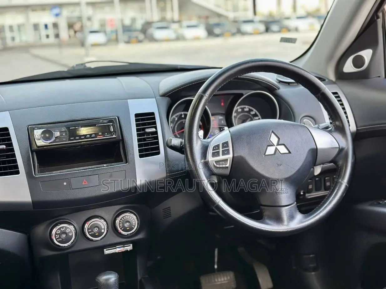 Mitsubishi Outlander 2010 Matt Black